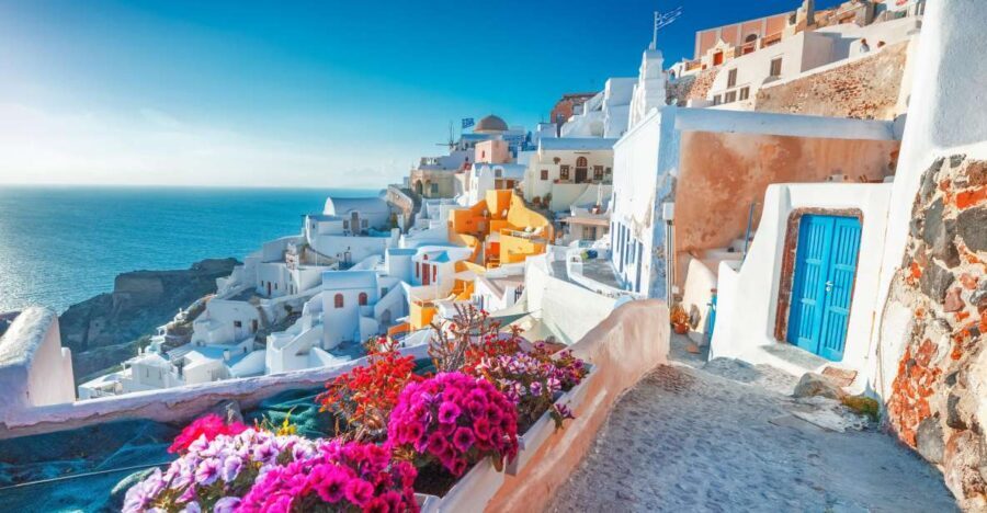 1-Day Boat Trip: Santorini Volcano, Thirassia & Oia Sunset - Key Things You’ll Notice on This Santorini Volcano + Oia Sunset Trip