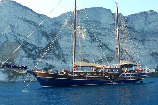 All Day Cruise -3 Islands to Agistri,Moni, Aegina with lunch and drinks included - The return cruise to Athens: two hours that feel better than you expect