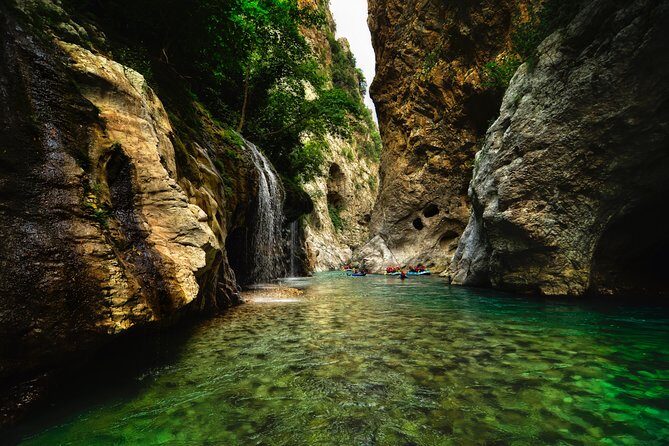 Arachthos white water river Rafting: Plaka's Bridge- Tzari - Plaka Bridge to Tzari: The Arachthos River’s Best Starting Line