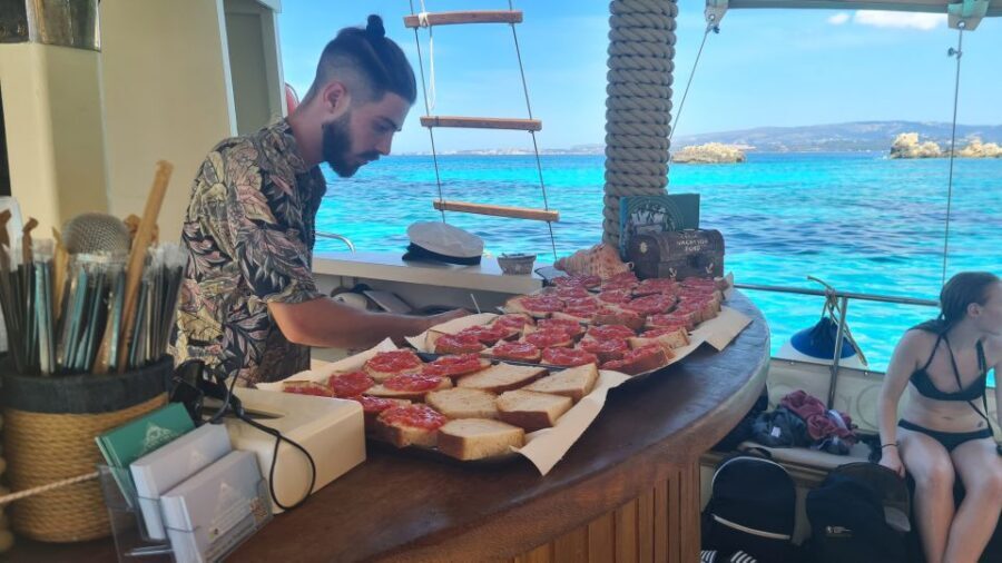 Argostoli: Full-Day Traditional Boat Cruise with Lunch - Vardiani (or Rabbit Island): Lunch While You Explore