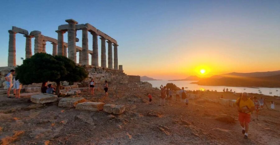 Athens: Cape Sounio & Poseidon Temple Trip with Audio Guide - Temple of Poseidon: what you’ll see on the cliff edge
