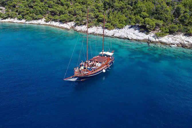 Athens Day Cruise: 3 Islands Tour in the Saronic Gulf with Lunch - From Marina Zeas to the Saronic Gulf: the vibe and value