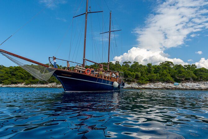 Athens Day Cruise: 3 Islands Tour in the Saronic Gulf with Lunch - Metopi swim stop: snorkeling setup and the best kind of waiting