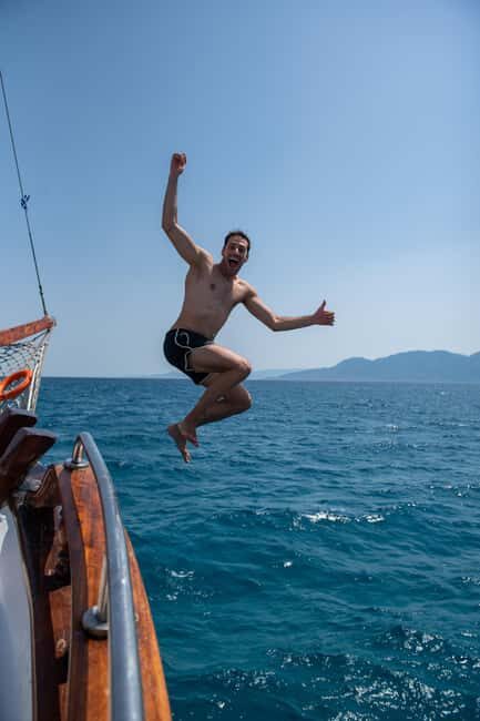 Athens Day Cruise: Agistri, Moni & Aegina + Lunch & Drinks - Moni Island: Uninhabited Quiet With Snorkel and Swim Time