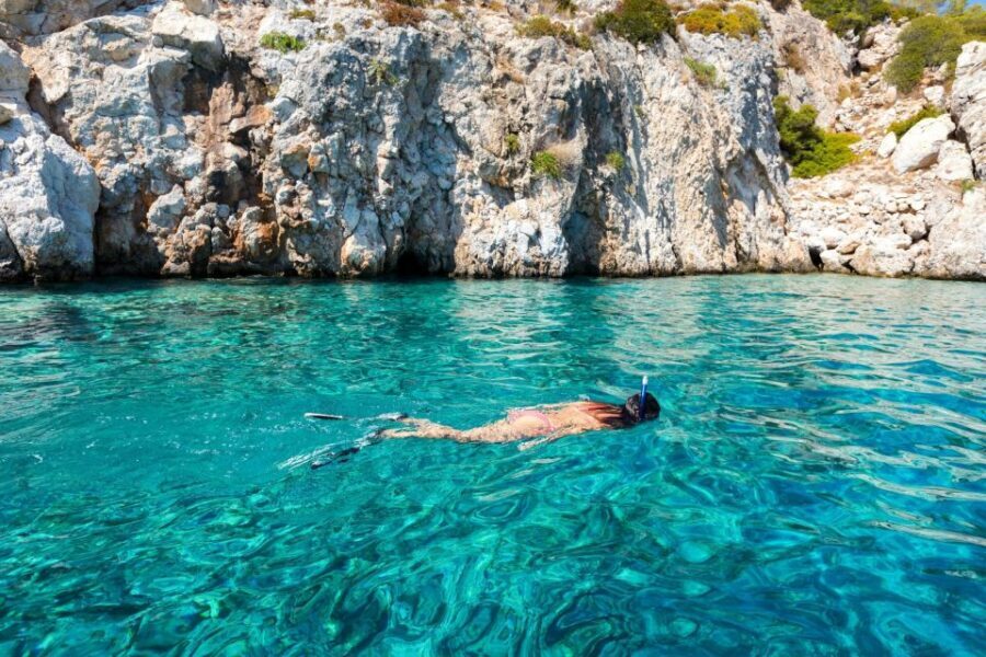 Athens: Islands Swimming Day Cruise. DJ, Lunch & Drinks inc. - Who this cruise suits best (and who should think twice)