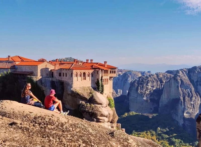 Athens: Meteora Monasteries Day Trip with Caves and Lunch - Meteora itself: how the guide turns viewpoints into a story
