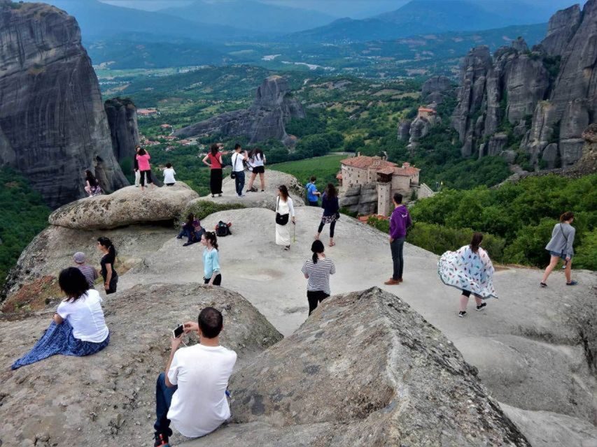 Athens: Meteora Monasteries Day Trip with Caves and Lunch - Lunch at Meteora Thrones’ Greek lunch voucher: good idea, mixed execution