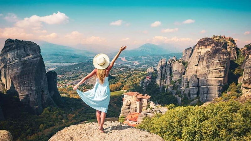Athens to Meteora: Monasteries, Caves & Seaside Stopovers - Kamena Vourla seaside brunch: the calm reset you’ll feel later