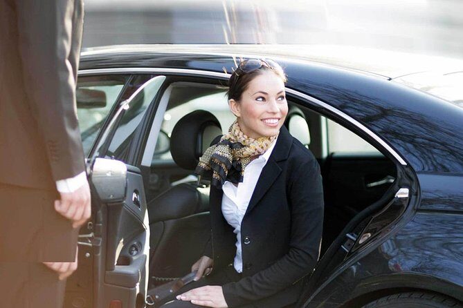 Departure Transfer To Santorini Airport - Who This Transfer Best Fits (and Who Might Need a Backup Plan)