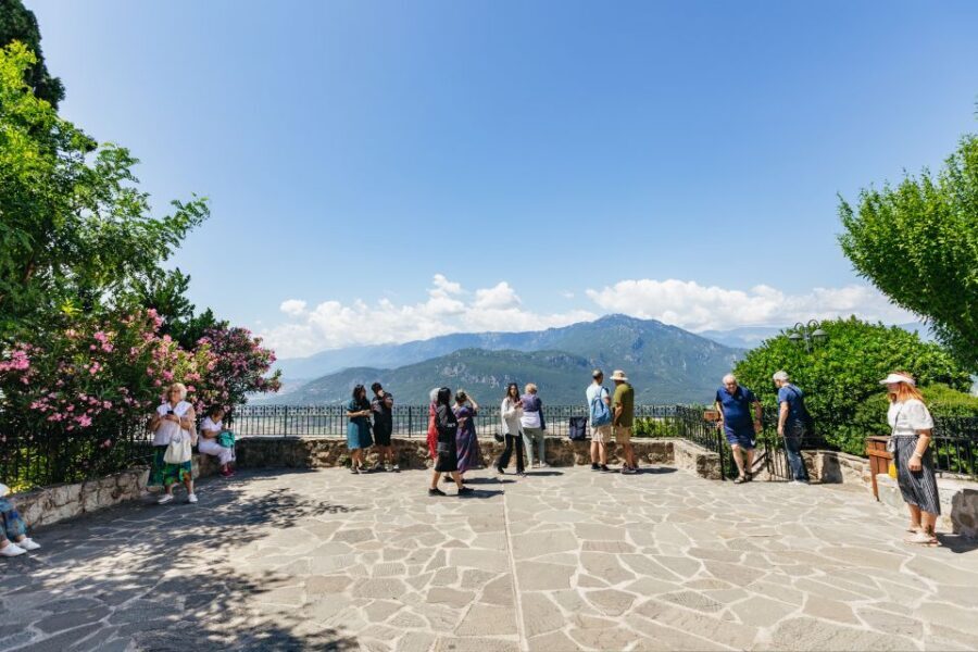 From Athens: Delphi and Meteora 2-Day Guided Tour - Thermopylae monument stop: a quick historical breather