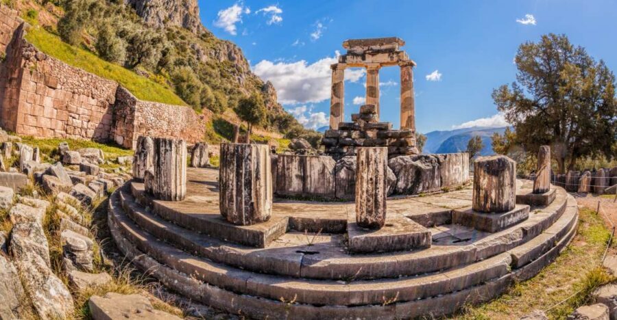 From Athens: Delphi Full Day V.R. Audio Guided Tour - The ride to Delphi: comfort first, then scenery