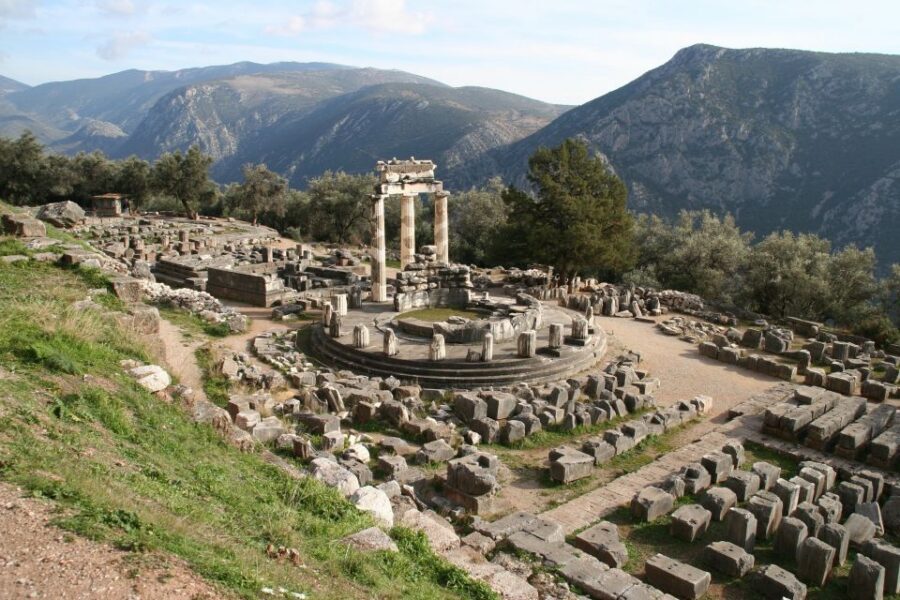 From Athens: Delphi Full Day V.R. Audio Guided Tour - Beyond the temples: theater, stadium, hippodrome, and Tholos