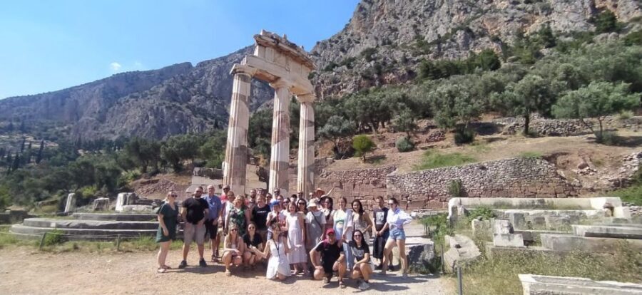 From Athens: Delphi Full Day V.R. Audio Guided Tour - Mountain village breaks: lunch, photos, and Arachova’s charm