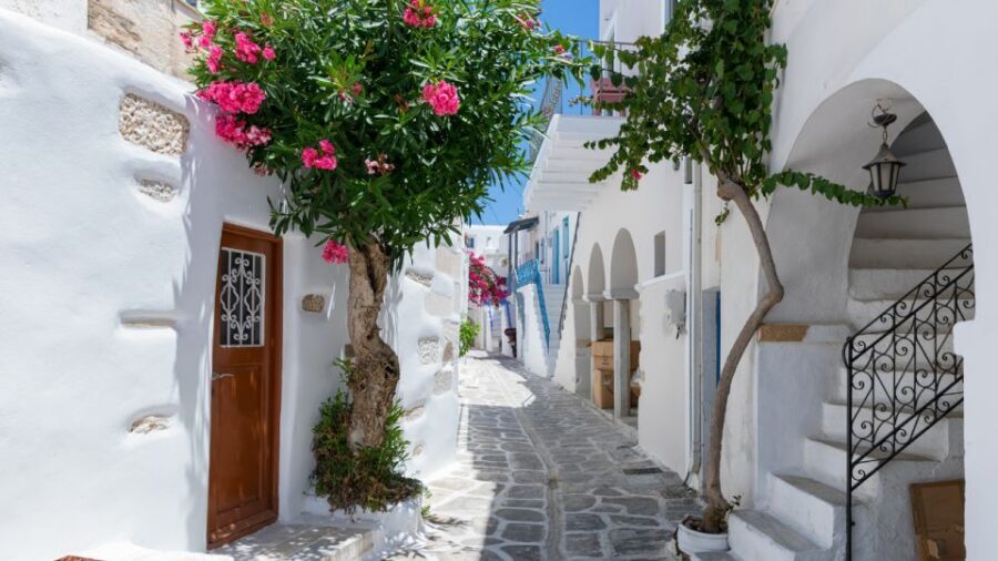 From Heraklion/Crete: Santorini Island Guided Day Trip - Oia free time: how to use your roaming time without burning daylight