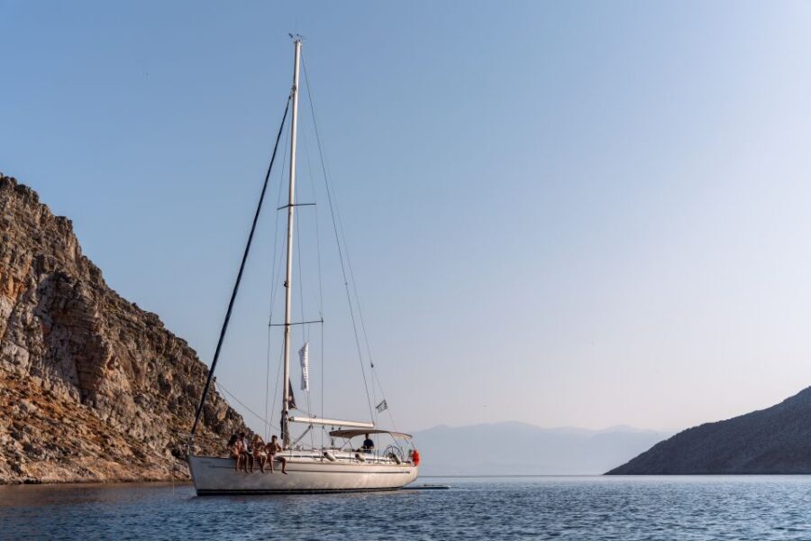 Heraklion: Dia Island Sailing Cruise with Snorkeling - Drinks Onboard and the Atmosphere You Can Actually Use