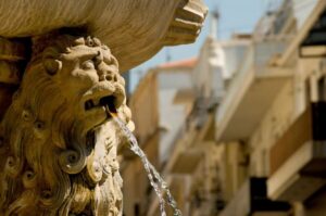 Heraklion: Hop-On Hop-Off Sightseeing Bus Tour - Ammoudara Beach line: turning bus time into real shoreline time