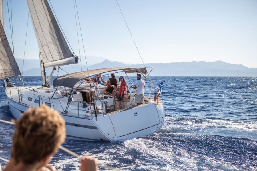 Heraklion: Sailboat Cruise to Dia Island with Drinks & Lunch - Lunch and drinks on shared cruises: how value plays out