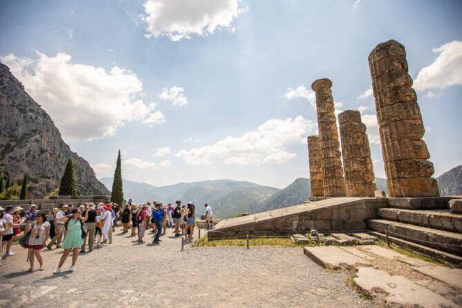 Historical Delphi One Day Tour with Arachova Stop & Expert Guide - From Athens to Levadia: valleys, cotton fields, and a carpet stop