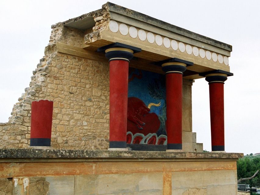 Knossos Palace Skip-the-Line Ticket & Private Guided Tour - Practical Tips: What to Bring and What to Wear