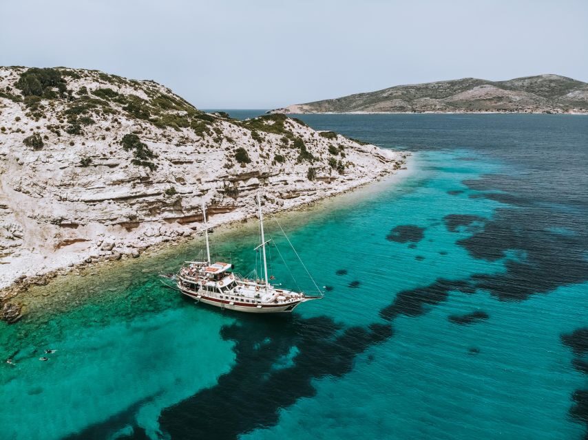 Kos Town: Kalymnos & Pserimos Day Cruise & Optional Transfer - On the Water With the POSEIDON Crew: Music, Drinks, and Dolphin-Spotting Odds