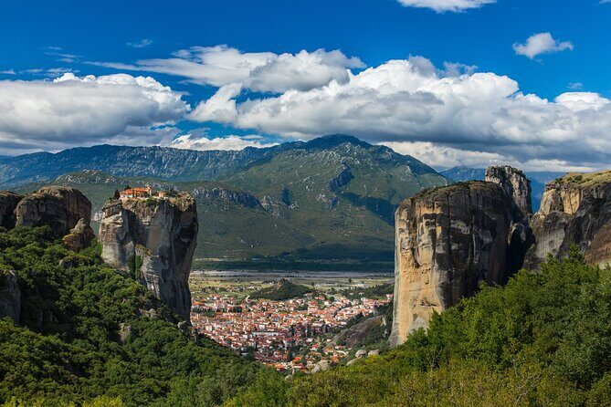 Meteora Day Trip with central Pick up & optional Lunch - Lunch Option: What You Gain, Especially If You’re Vegan or Vegetarian