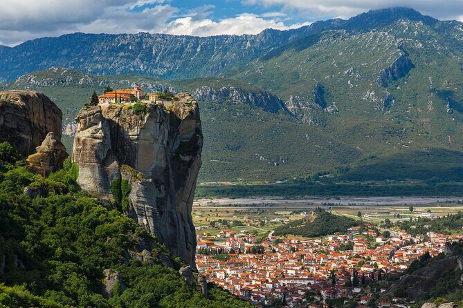 Meteora Day Trip with central Pick up & optional Lunch - Photo Stops and Timing: How to Get Great Pictures Without Losing the Group