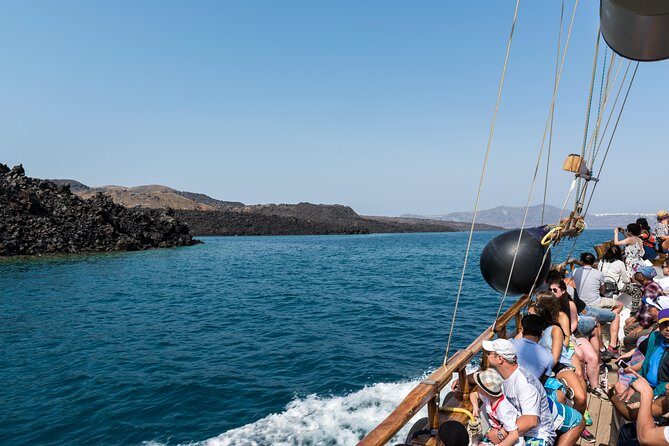 Santorini Caldera Cruise Tour (Volcano, Hot Springs, Thirassia) - Thirassia: Village Wandering, Lunch Choices, and Optional Steps