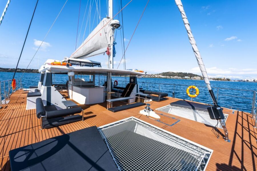 Santorini: Catamaran Caldera Cruise with Meal and Drinks - Photography timing: where the best views happen