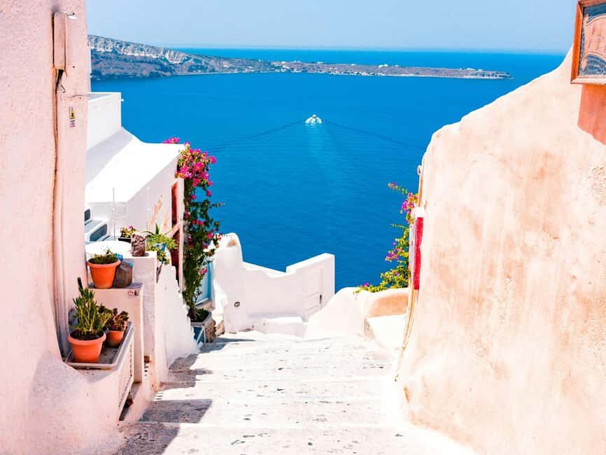Santorini Guided Day Trip From Crete with Ferry Tickets - Optional volcano boat and hot-springs stops: should you add 16€?
