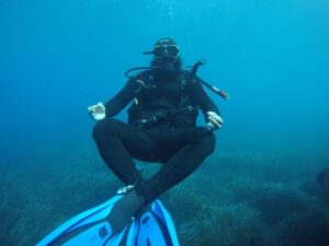 Santorini: Scuba Diving Experience in Caldera for Beginners - Getting ready at Santorini Scuba Academy in Emporio