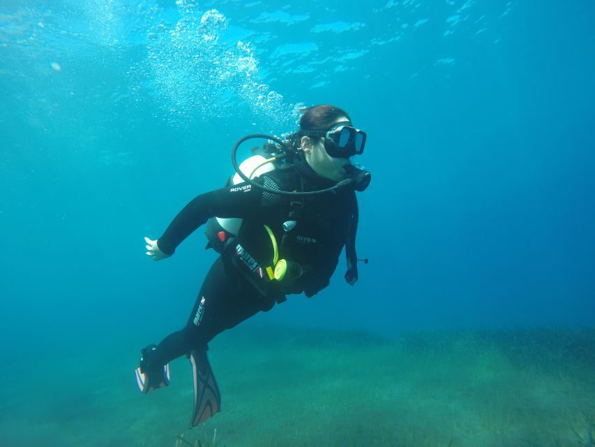 Santorini: Scuba Diving Experience in Caldera for Beginners - Your underwater session in the caldera reef area