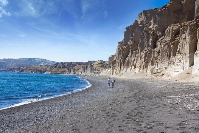 Santorini Sea Kayak - South Discovery, Small Group incl. Sea Caves and picnic - Key things to know before you go