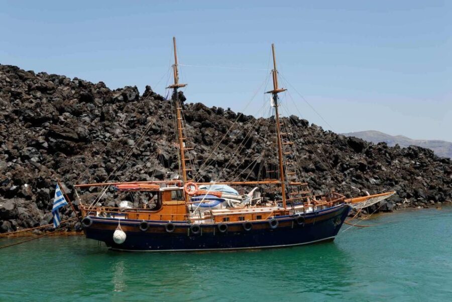 Santorini: Thirassia Islands and Volcano Guided Cruise - Athinios Port to Nea Kameni: the part that needs real shoes