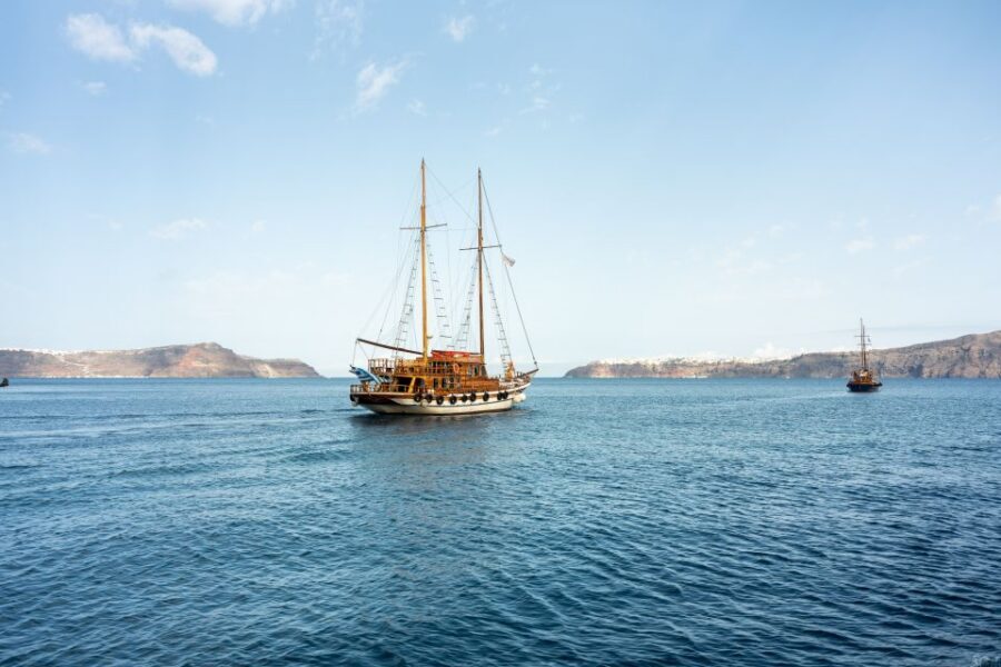 Santorini: Volcanic Islands Cruise with Hot Springs Visit - Who this cruise suits best (and who should skip)
