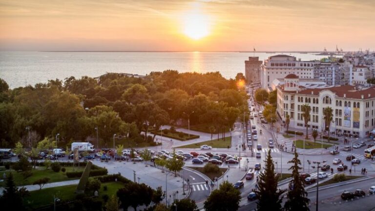Thessaloniki: OTE Tower Rotating Experience with Light Meal - The Rotating Views: What Changes Every Hour