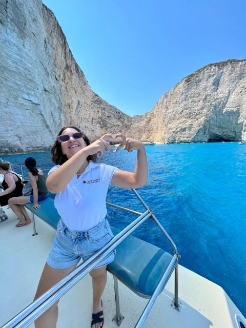 Zakynthos: Shipwreck Beach with Blue Caves Land & Sea Tour - White Beach: your one solid swim stretch